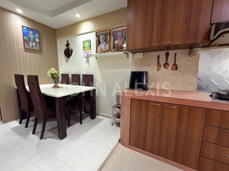 Master Room (HDB) for Rent in 319 Ang Mo Kio Avenue 1 - Image 2