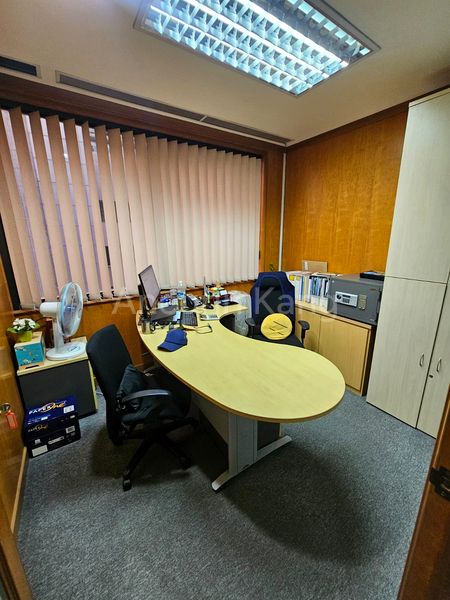 Office for Rent in  Tong Eng Building - Image 1