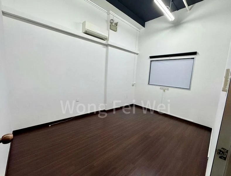 Light Industrial (B1) for Rent: Woodlands 11 - Image 3