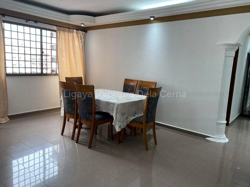 5 Room (5I) HDB for Sale in  443 Hougang Avenue 8 - Image 2