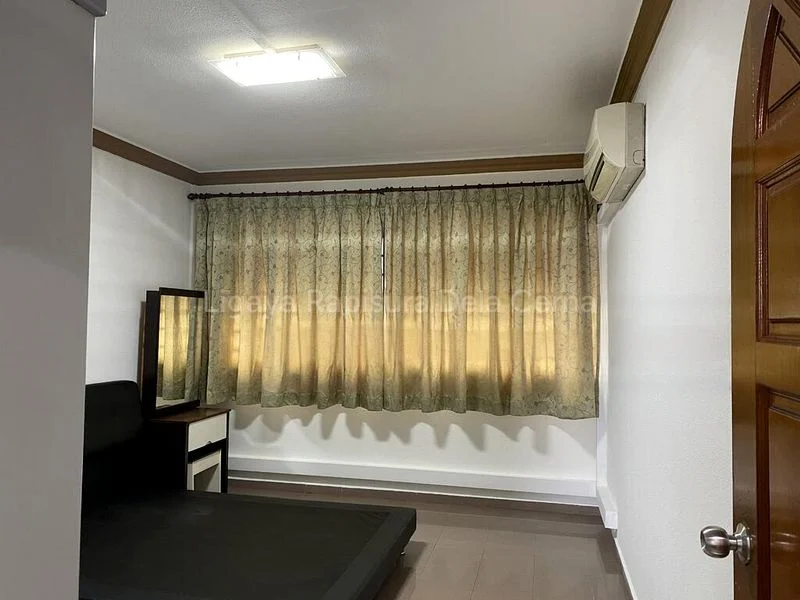 5 Room (5I) HDB for Sale in  443 Hougang Avenue 8 - Image 11