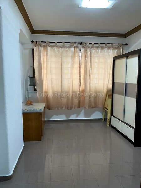 5 Room (5I) HDB for Sale in  443 Hougang Avenue 8 - Image 10