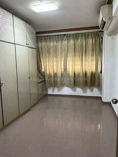 5 Room (5I) HDB for Sale in  443 Hougang Avenue 8 - Image 9
