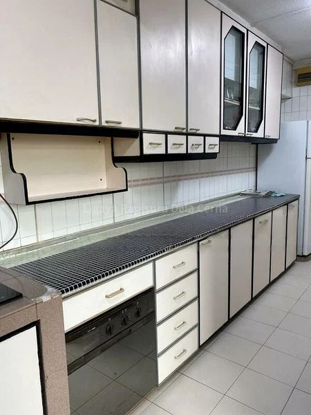 5 Room (5I) HDB for Sale in  443 Hougang Avenue 8 - Image 6