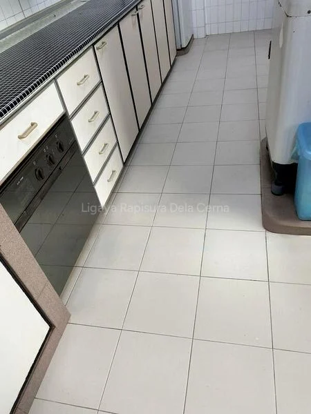 5 Room (5I) HDB for Sale in  443 Hougang Avenue 8 - Image 7