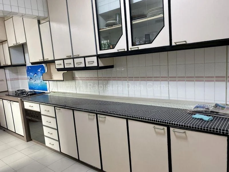 5 Room (5I) HDB for Sale in  443 Hougang Avenue 8 - Image 5