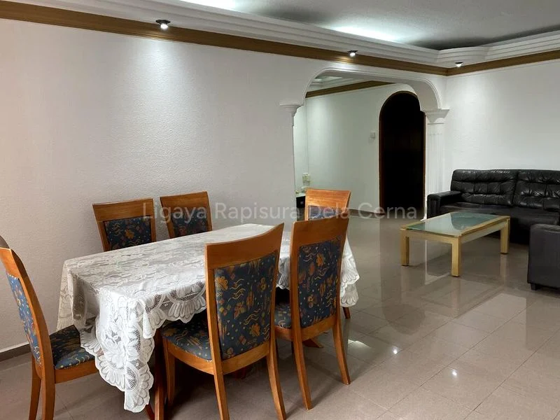 5 Room (5I) HDB for Sale in  443 Hougang Avenue 8 - Image 4