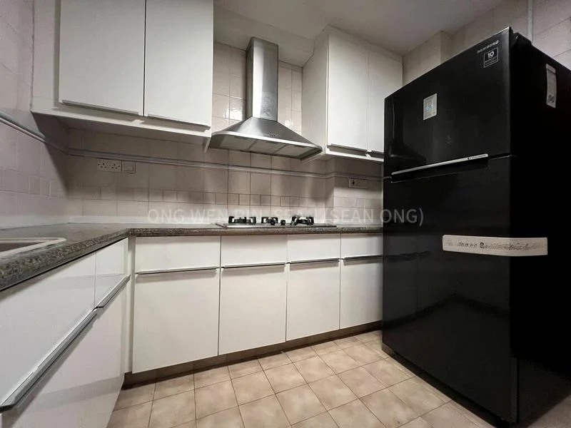 4 Bed Condo for Rent in  Dover Parkview - Image 4