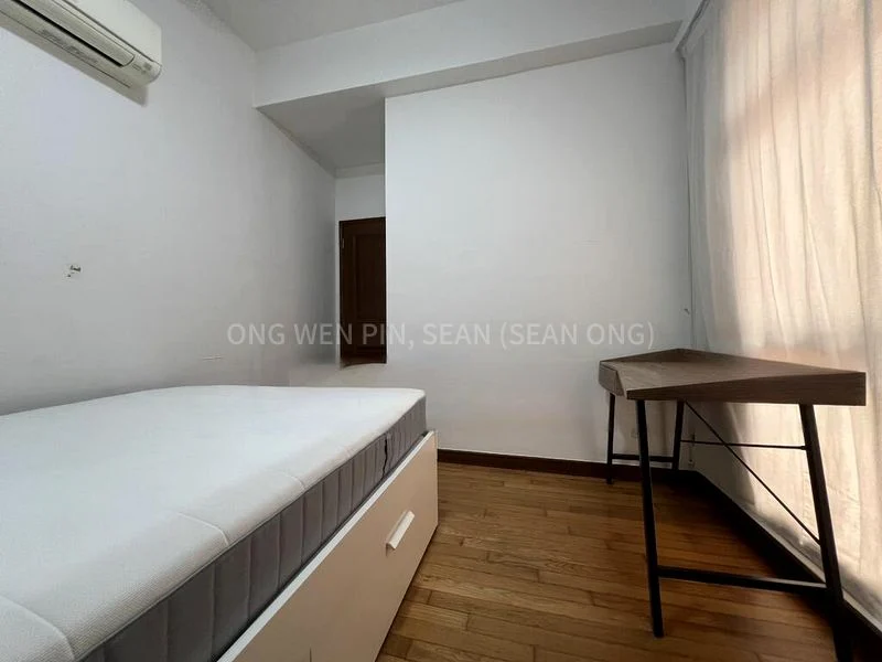 4 Bed Condo for Rent in  Dover Parkview - Image 2