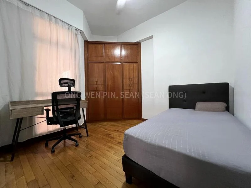 4 Bed Condo for Rent in  Dover Parkview - Image 3