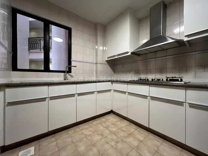 4 Bed Condo for Rent in  Dover Parkview - Image 6