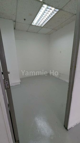 Light Industrial (B1) for Rent: Lam Soon Industrial Building - Image 3
