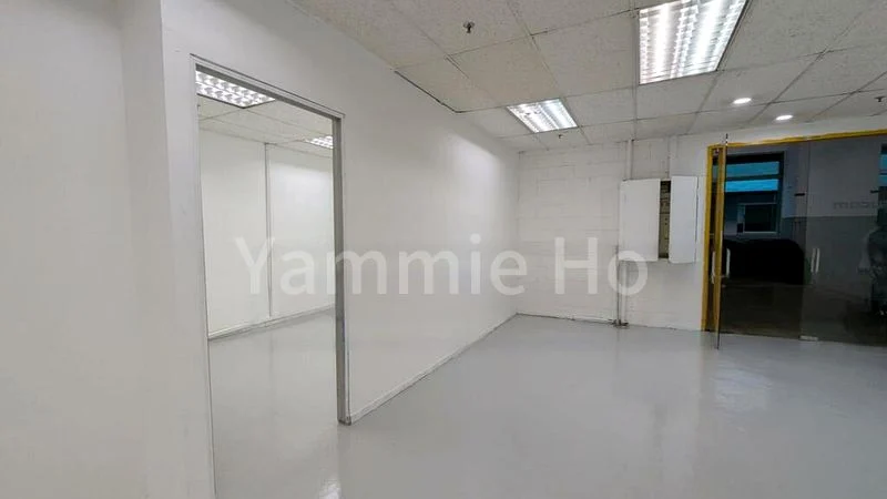 Light Industrial (B1) for Rent: Lam Soon Industrial Building - Image 2