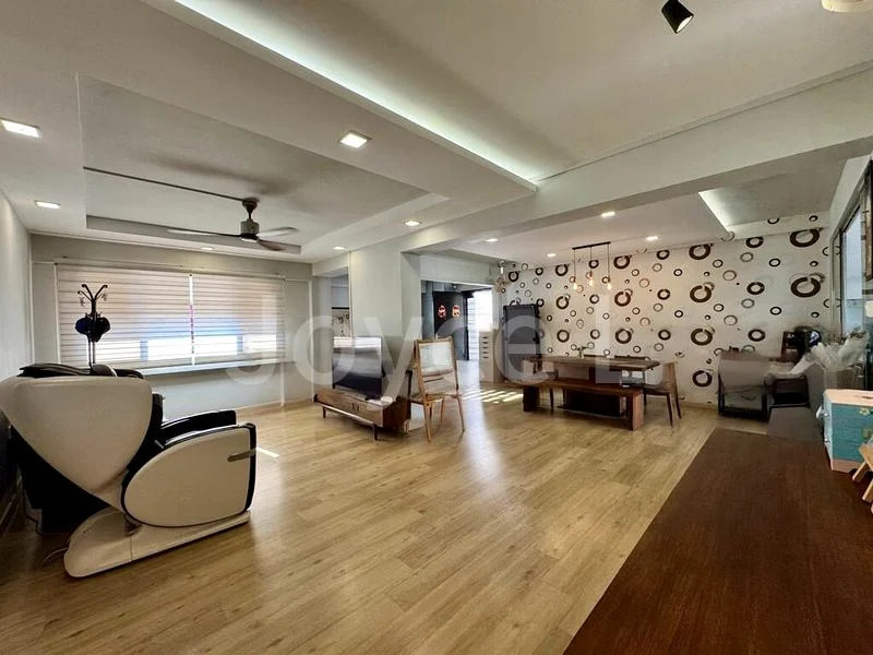 5 Room (5I) HDB for Sale in  512 Pasir Ris Street 52 - Image 1