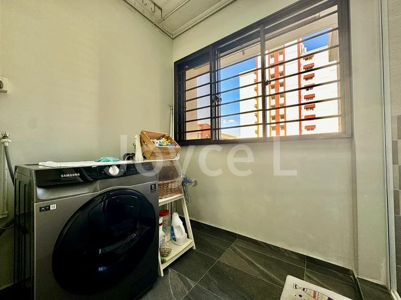 5 Room (5I) HDB for Sale in  512 Pasir Ris Street 52 - Image 4