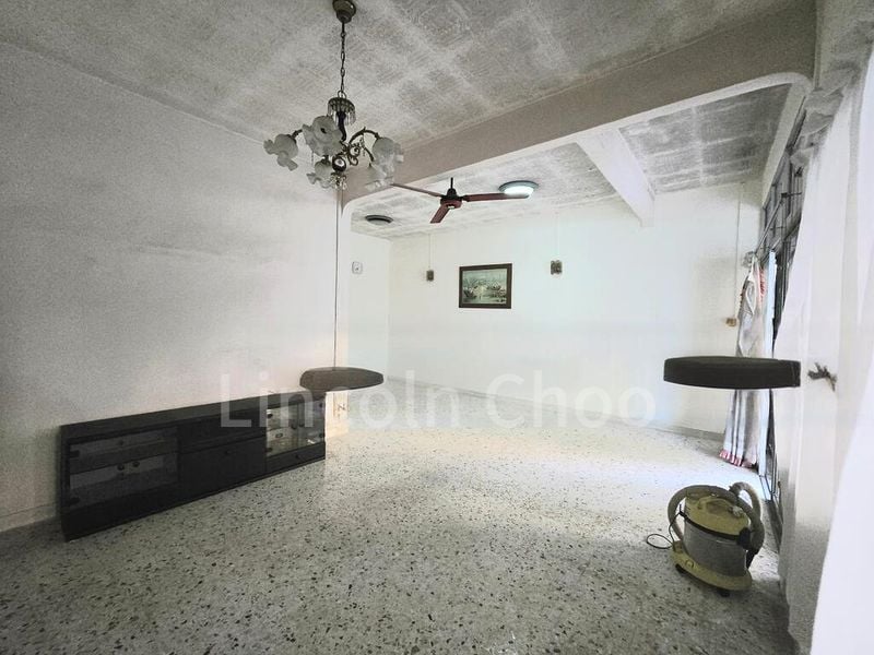 3 Bed Terraced House (Landed) for Sale in  Sembawang Hills Estate - Image 1