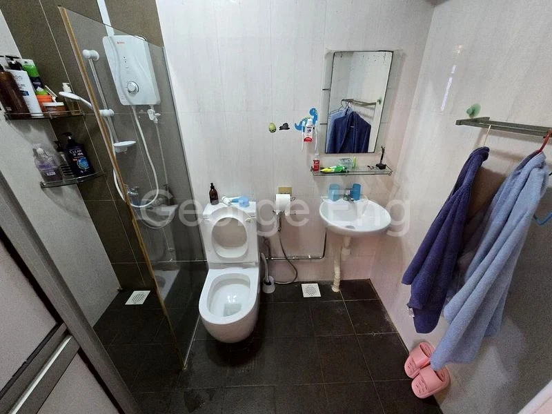 5 Room (5I) HDB for Sale in  121C Sengkang East Way - Image 7