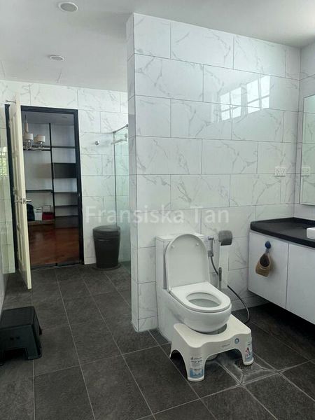 4+1 Bed Semi-Detached House (Landed) for Sale in  Chuan Garden - Image 9