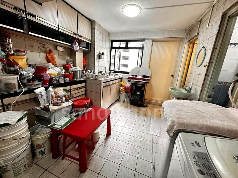 3 Room (3I) HDB for Sale in 214 Boon Lay Place - Image 4