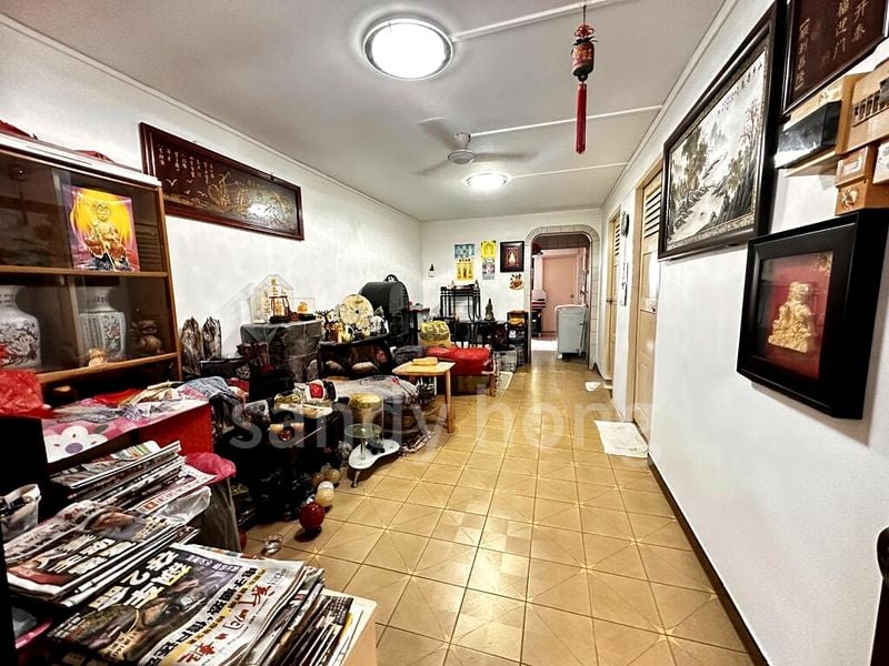 3 Room (3I) HDB for Sale in 214 Boon Lay Place - Image 1