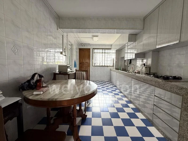 Common Room (HDB) for Rent in  64 Marine Drive - Image 5