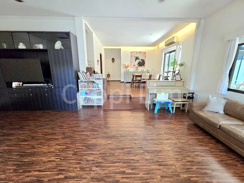 4 Bed Semi-Detached House (Landed) for Rent in  Grove Drive - Image 3