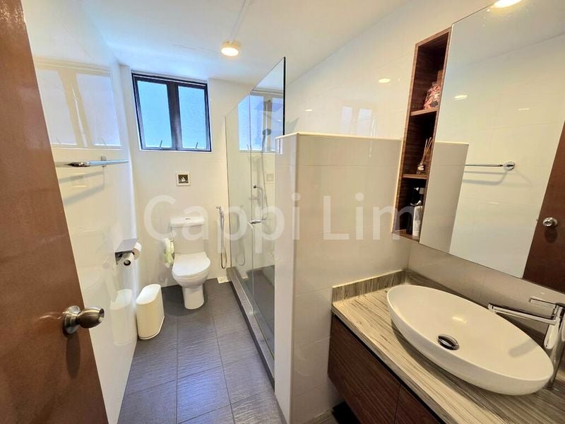 4 Bed Semi-Detached House (Landed) for Rent in  Grove Drive - Image 16