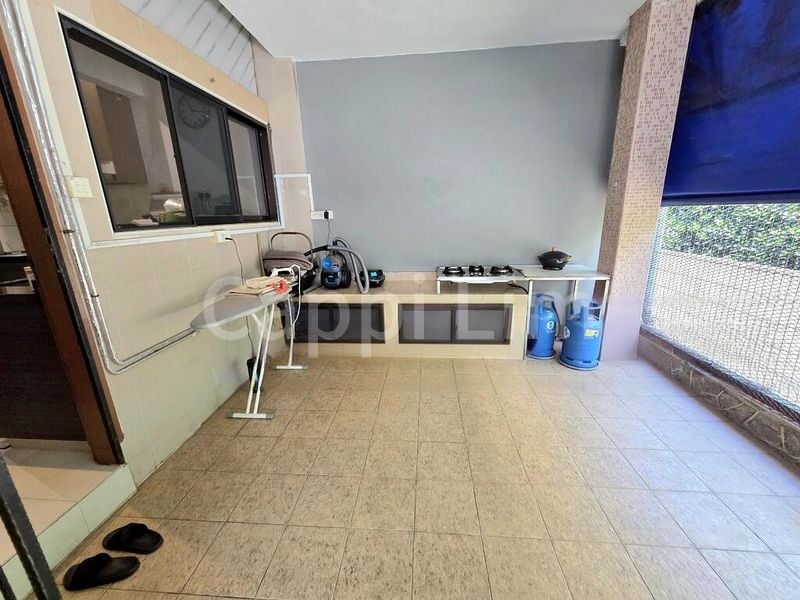 4 Bed Semi-Detached House (Landed) for Rent in  Grove Drive - Image 4