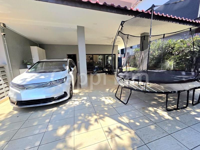 4 Bed Semi-Detached House (Landed) for Rent in  Grove Drive - Image 5