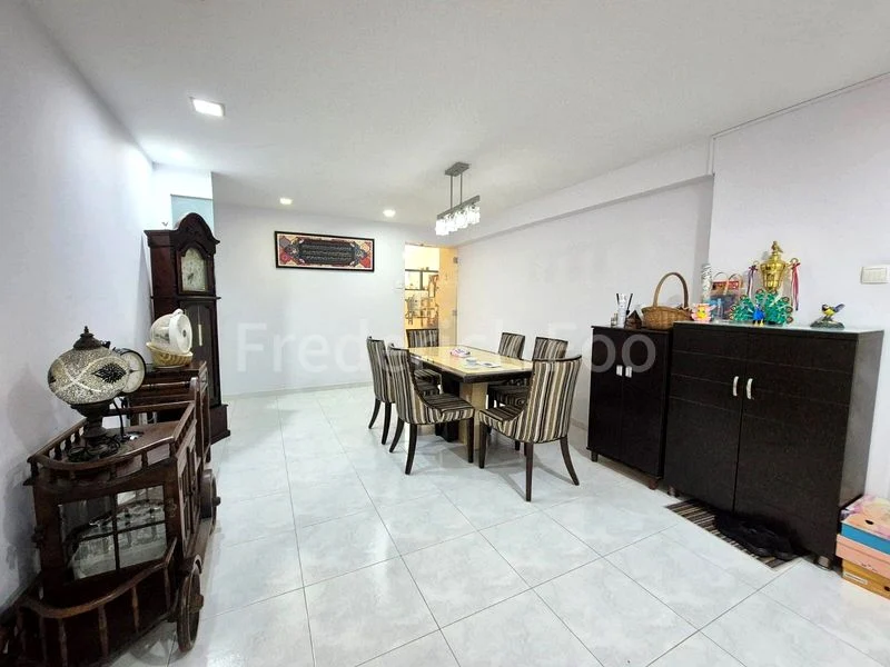 5 Room (5I) HDB for Sale in  176B Edgefield Plains - Image 2