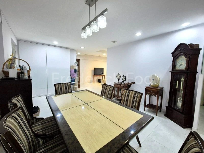 5 Room (5I) HDB for Sale in  176B Edgefield Plains - Image 3