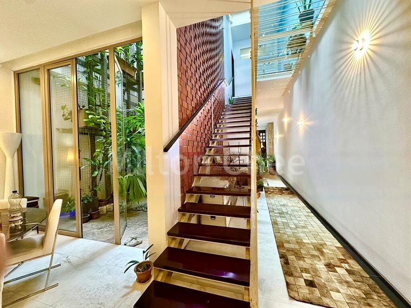 5 Bed Terraced House (Landed) for Sale in  Seletar Hills Estate - Image 1