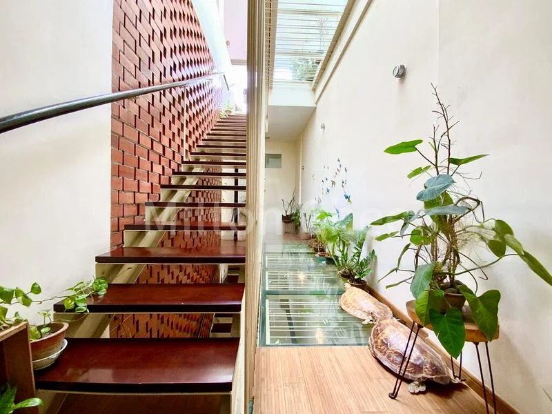 5 Bed Terraced House (Landed) for Sale in  Seletar Hills Estate - Image 3