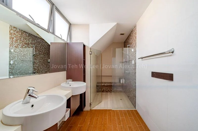 5 Bed Cluster House (Landed) for Sale in  Hillcrest Villa - Image 7