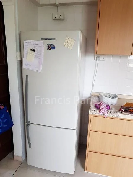 3 Room (3NG) HDB for Rent in 176 Bishan Street 13 - Image 2