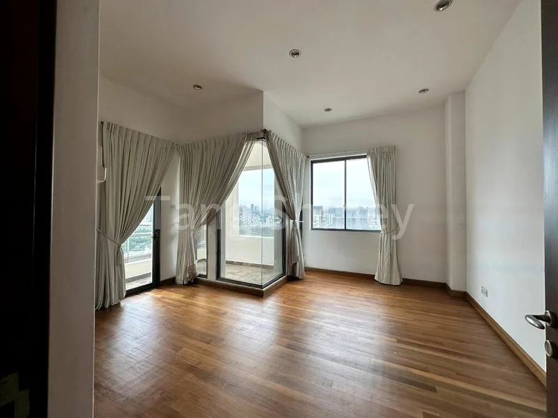 4 Bed Apartment (Condo) for Rent in  Twin Heights - Image 2