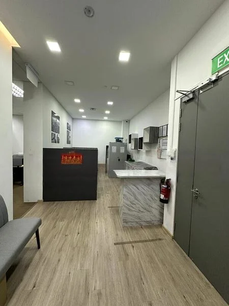 Light Industrial (B1) for Sale: Nordcom I - Image 5