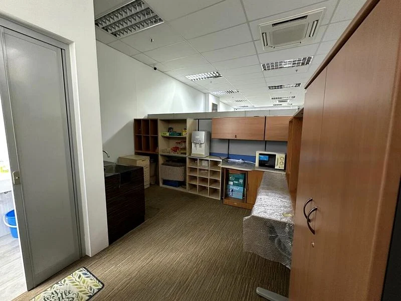 Light Industrial (B1) for Sale: Nordcom I - Image 4