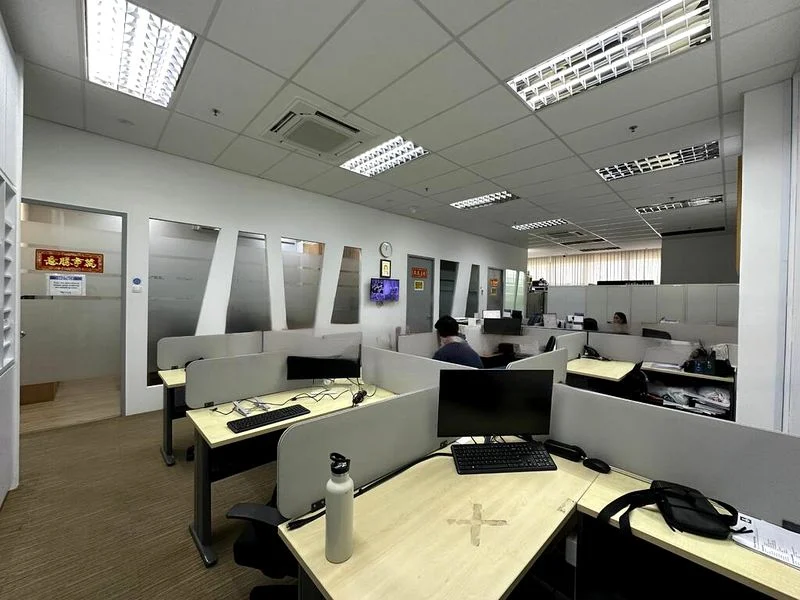 Light Industrial (B1) for Sale: Nordcom I - Image 7