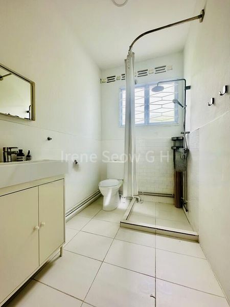 4 Bed Semi-Detached House (Landed) for Rent in  Lucky Gardens - Image 5