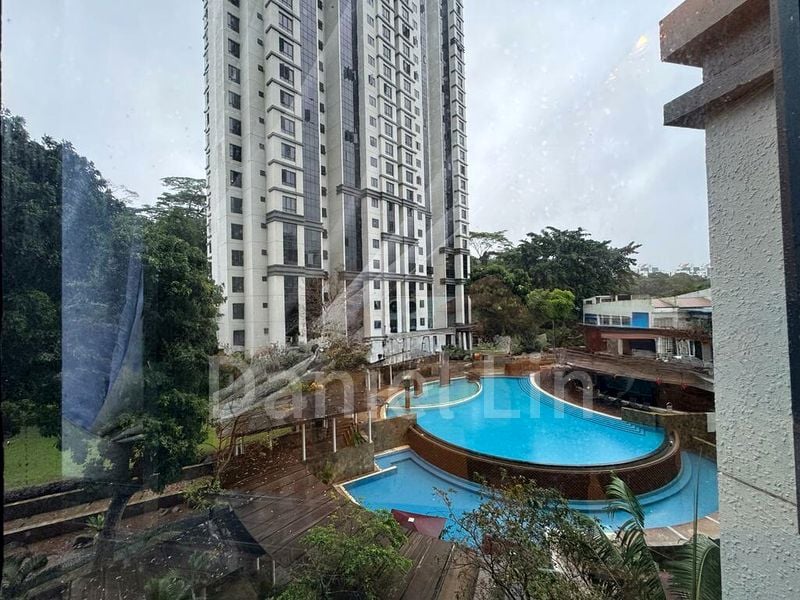 3 Bed Condo for Rent in  Regent Heights - Image 2