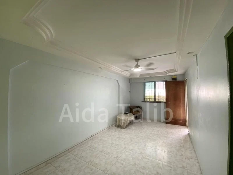 3 Room (3NG) HDB for Sale in  227 Tampines Street 23 - Image 2