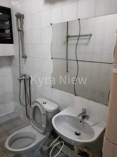 Common Room (HDB) for Rent in 172 Gangsa Road - Image 7