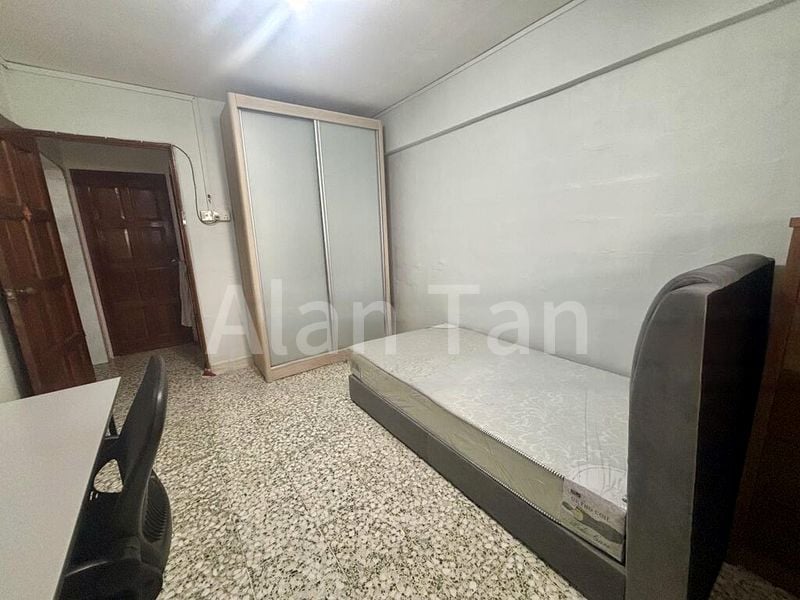 Common Room (HDB) for Rent in 572 Ang Mo Kio Avenue 3 - Image 1