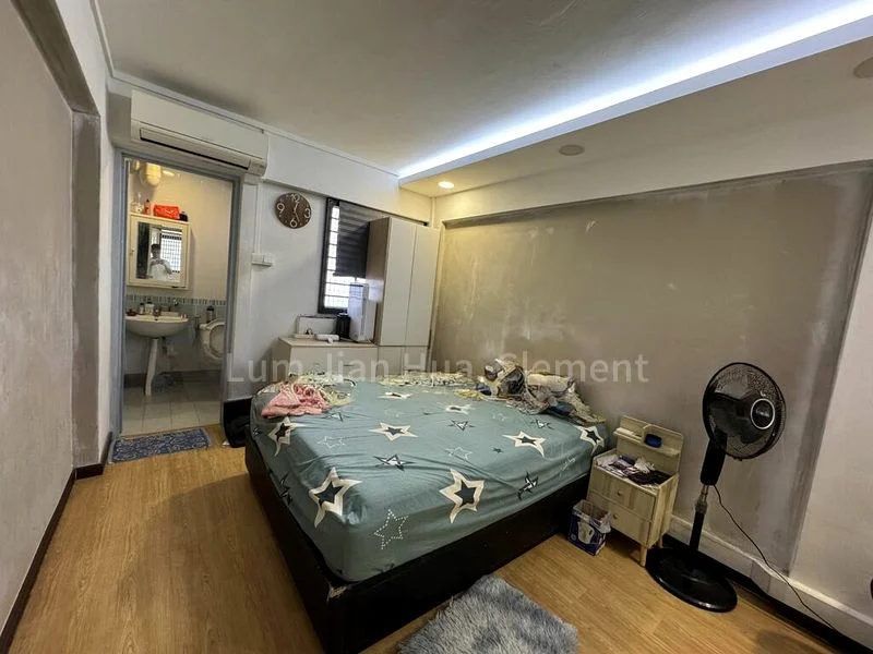 3 Room (3S) HDB for Sale in  684 Hougang Avenue 8 - Image 2