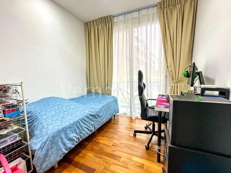 3 Bed (Condo) for Rent in Kensington Square - Image 5