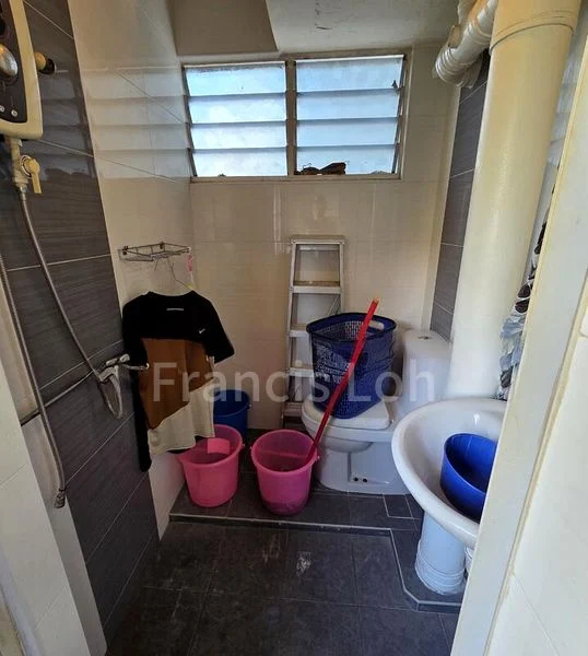 3 Room (3NG) HDB for Rent in  534 Ang Mo Kio Avenue 10 - Image 3