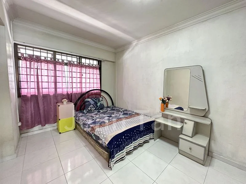 Common Room (HDB) for Rent in 556 Woodlands Drive 53 - Image 1