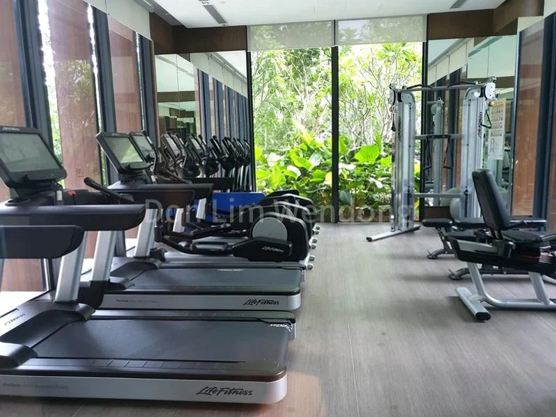 4 Bed Condo for Rent in  Lake Grande - Image 10