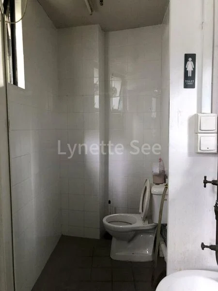 Light Industrial (B1) for Rent: MAE Building - Image 4